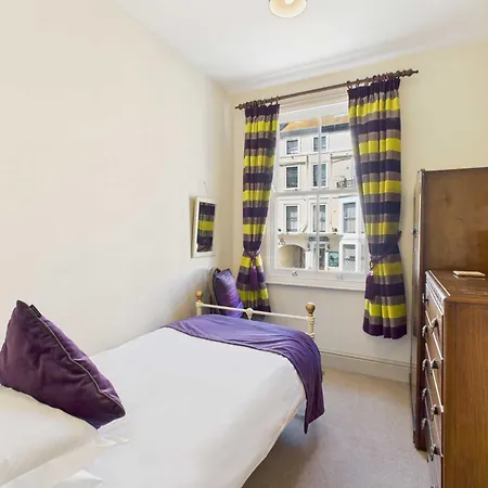 Host & - West Terrace * Whitby