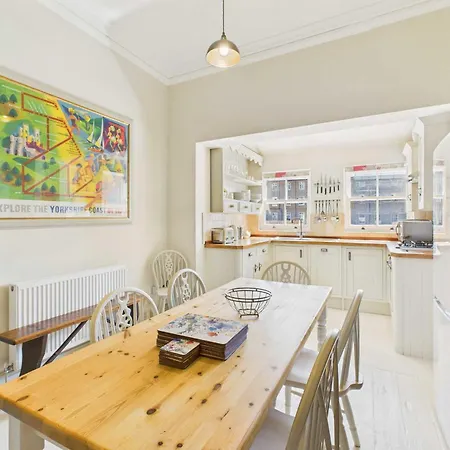 Host & - West Terrace * Whitby